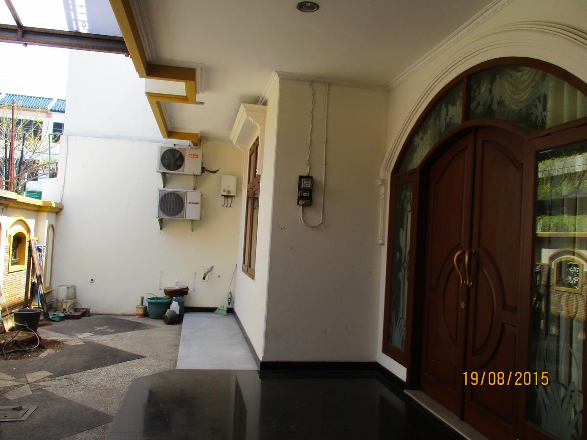 Auberge de jeunesse The Backpacker Semarang Extérieur photo