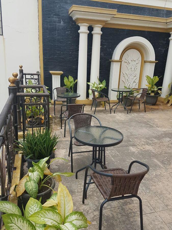 Auberge de jeunesse The Backpacker Semarang Extérieur photo