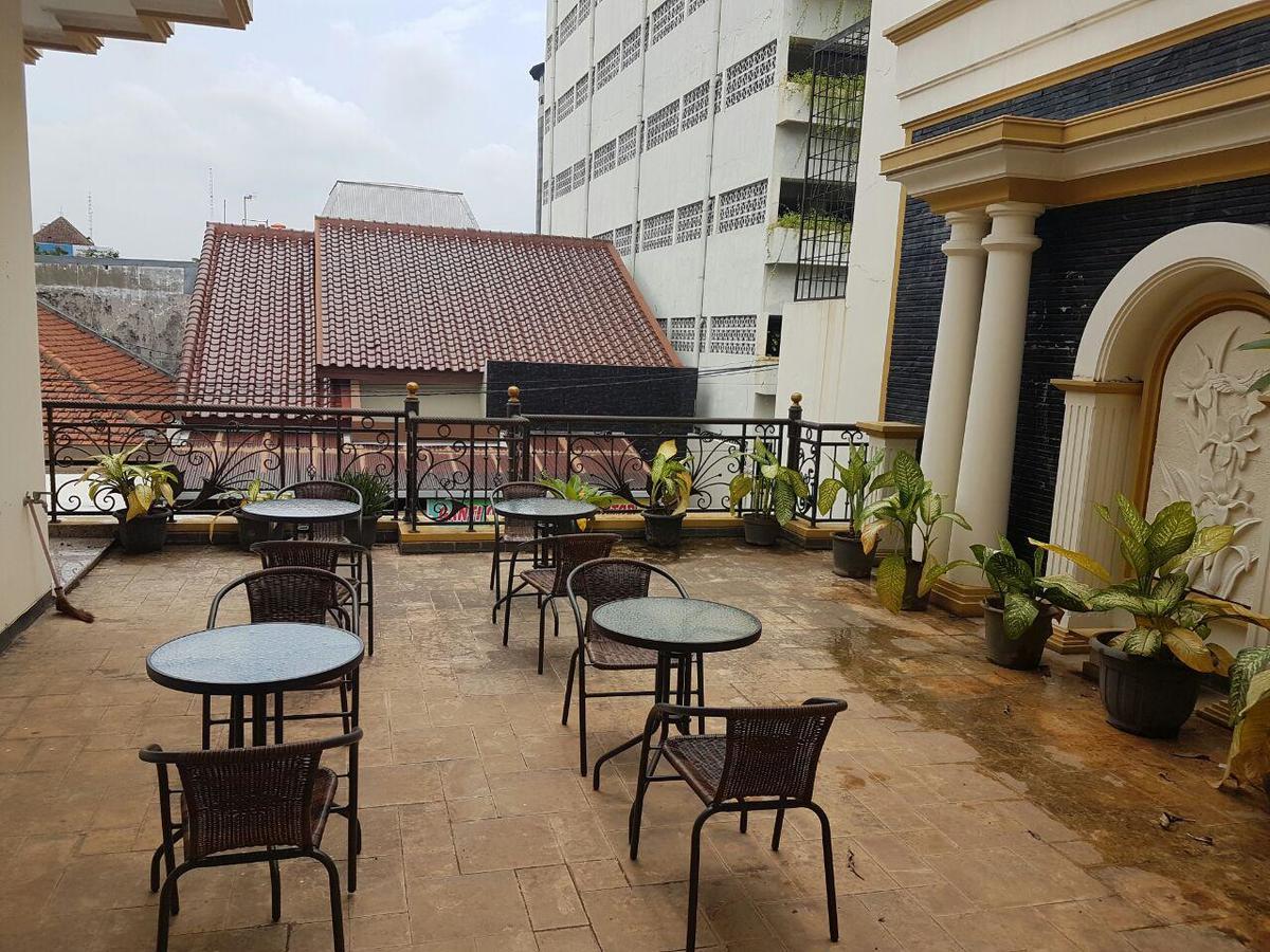 Auberge de jeunesse The Backpacker Semarang Extérieur photo