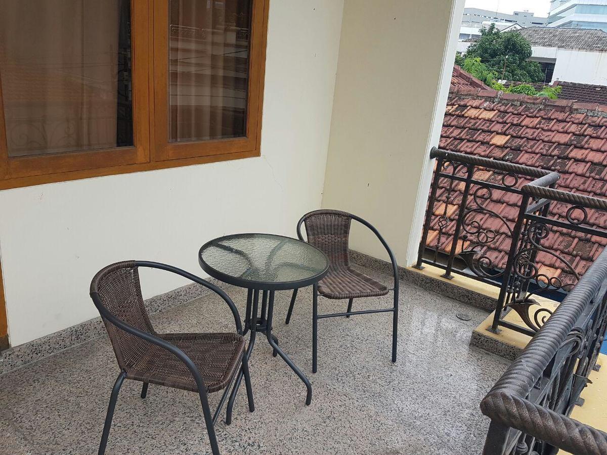 Auberge de jeunesse The Backpacker Semarang Extérieur photo