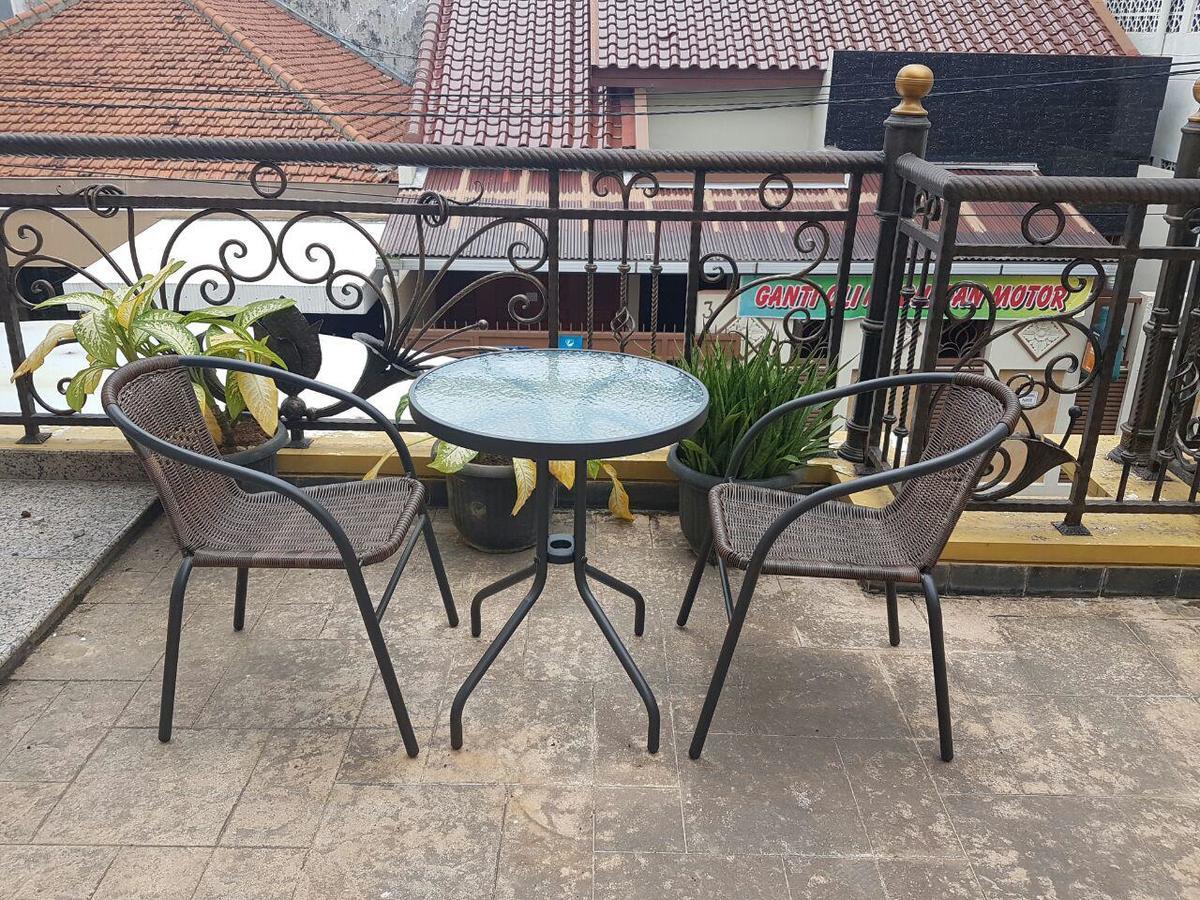 Auberge de jeunesse The Backpacker Semarang Extérieur photo